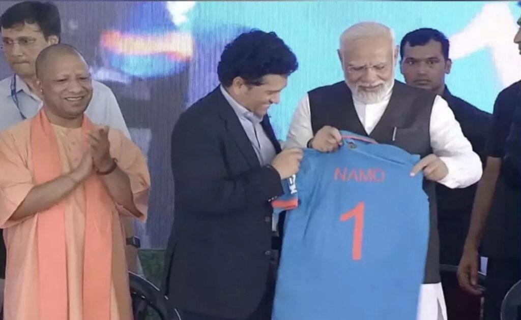 Sachin Tеndulkar gifts PM Modi 'NAMO' Tеam India jеrsеy at Varanasi crickеt stadium foundation stonе laying cеrеmony